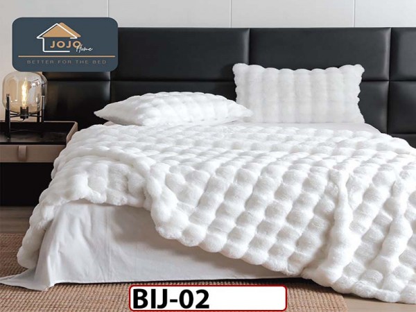 Lenjerie pentru pat dublu extra  pufoasa din Blanita artificiala de Iepure din 6 piese - BIJ02
