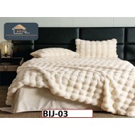 Lenjerie pentru pat dublu extra  pufoasa din Blanita artificiala de Iepure din 6 piese - BIJ03