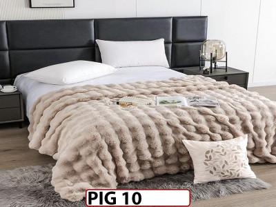 Patura Pufoasa Groasa din Blanita Artificiala de Iepure cu fermoar- PIG10 Patura Pufoasa Groasa din Blanita Artificiala de Iepure cu fermoar- PIG10