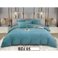 Lenjerie brodata din blanita artificiala de iepure din 6 piese - BDJ05