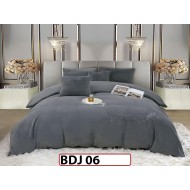 Lenjerie brodata din blanita artificiala de iepure din 6 piese - BDJ06