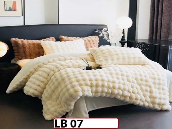 Lenjerie din Blanita artificiala Tip Iepure din 4 piese - LB 07 Lenjerie din Blanita artificiala Tip Iepure din 4 piese - LB 07