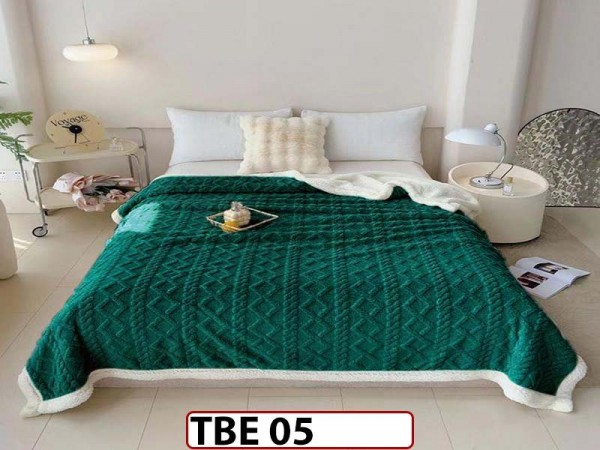 Patura Pufoasa Cocolino cu Blanita pentru pat dublu TBE 05 Patura Pufoasa Cocolino cu Blanita pentru pat dublu TBE 05
